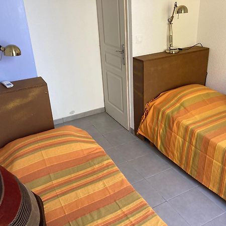 Appartement Les toits de Marseillan Chambre photo